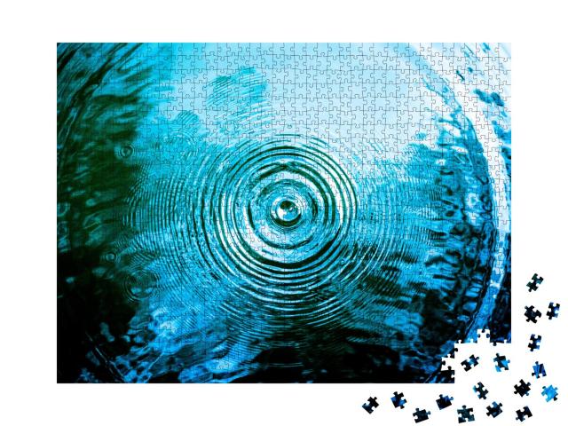 Puzzle 1000 Teile „Draufsicht: Nahaufnahme blaue Wasserringe, Kreisreflexionen im Pool“