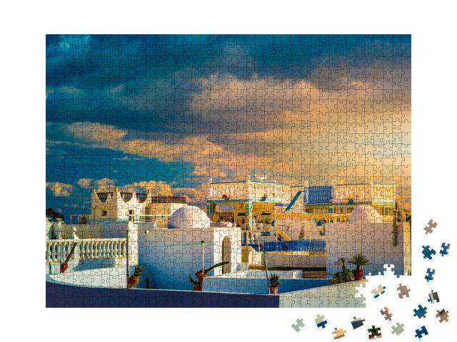Puzzle 1000 Teile „Dramatischer Himmel bei Sonnenuntergang über Medina, Tunesien“