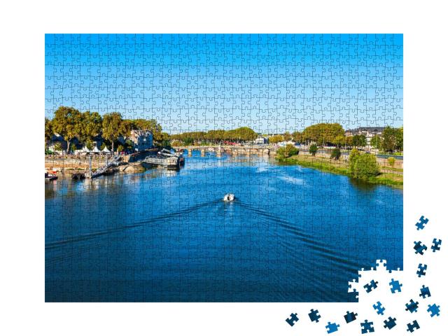 Puzzle 1000 Teile „Die Loire bei Angers im Westen Frankreichs“