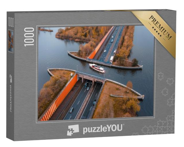 Puzzel 1000 stukjes „Aquaduct Veluwemeer in Nederland, boot vaart over de snelweg“