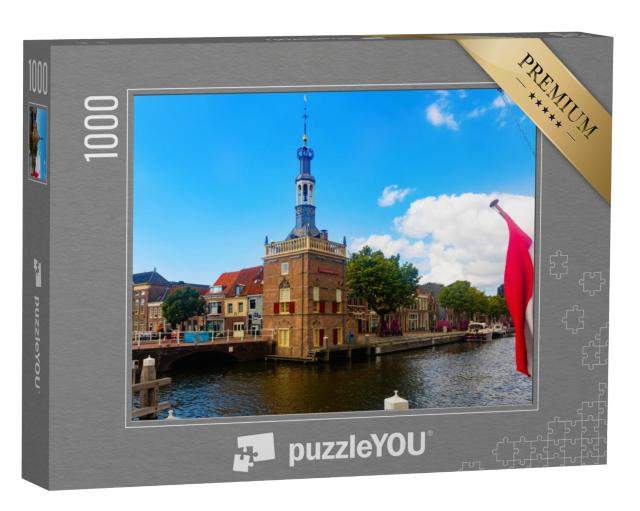 Puzzel 1000 stukjes „Buitenaanzicht van de Accijnstoren in Alkmaar aan de oever van de stadsgracht“