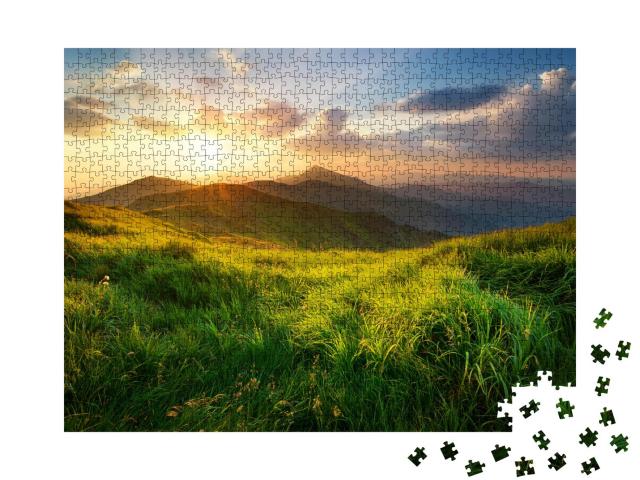 Puzzle 1000 Teile „Bergtal im Sonnenaufgang“