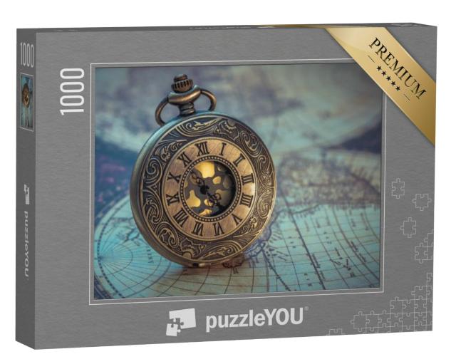 Puzzel 1000 stukjes „Antieke klok op een oude wereldkaart“