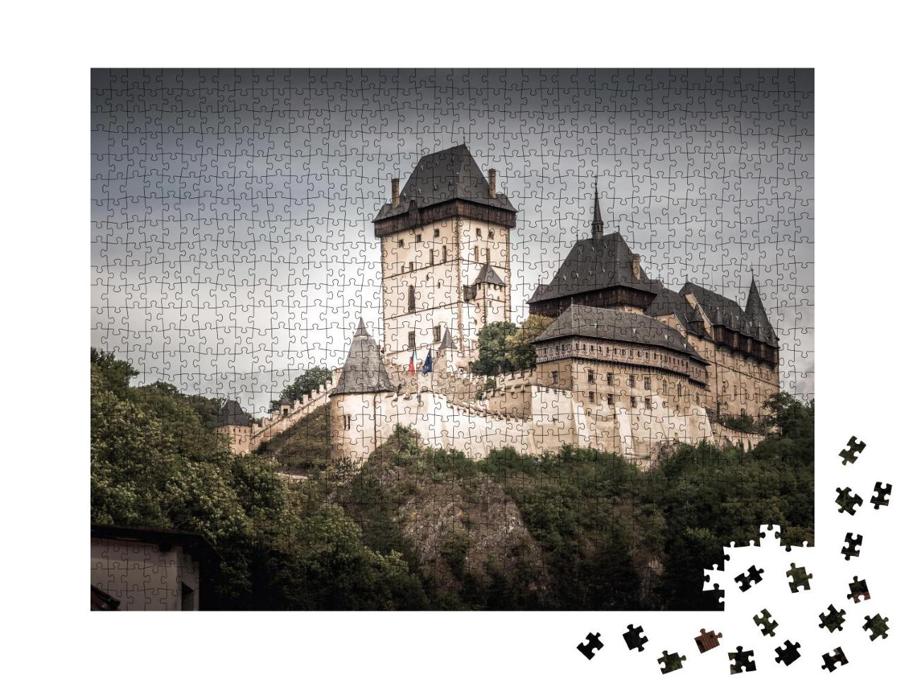 Puzzle 1000 Teile „Burg Karlstein, eine große gotische Burg, Mittelböhmen, Tschechische Republik“
