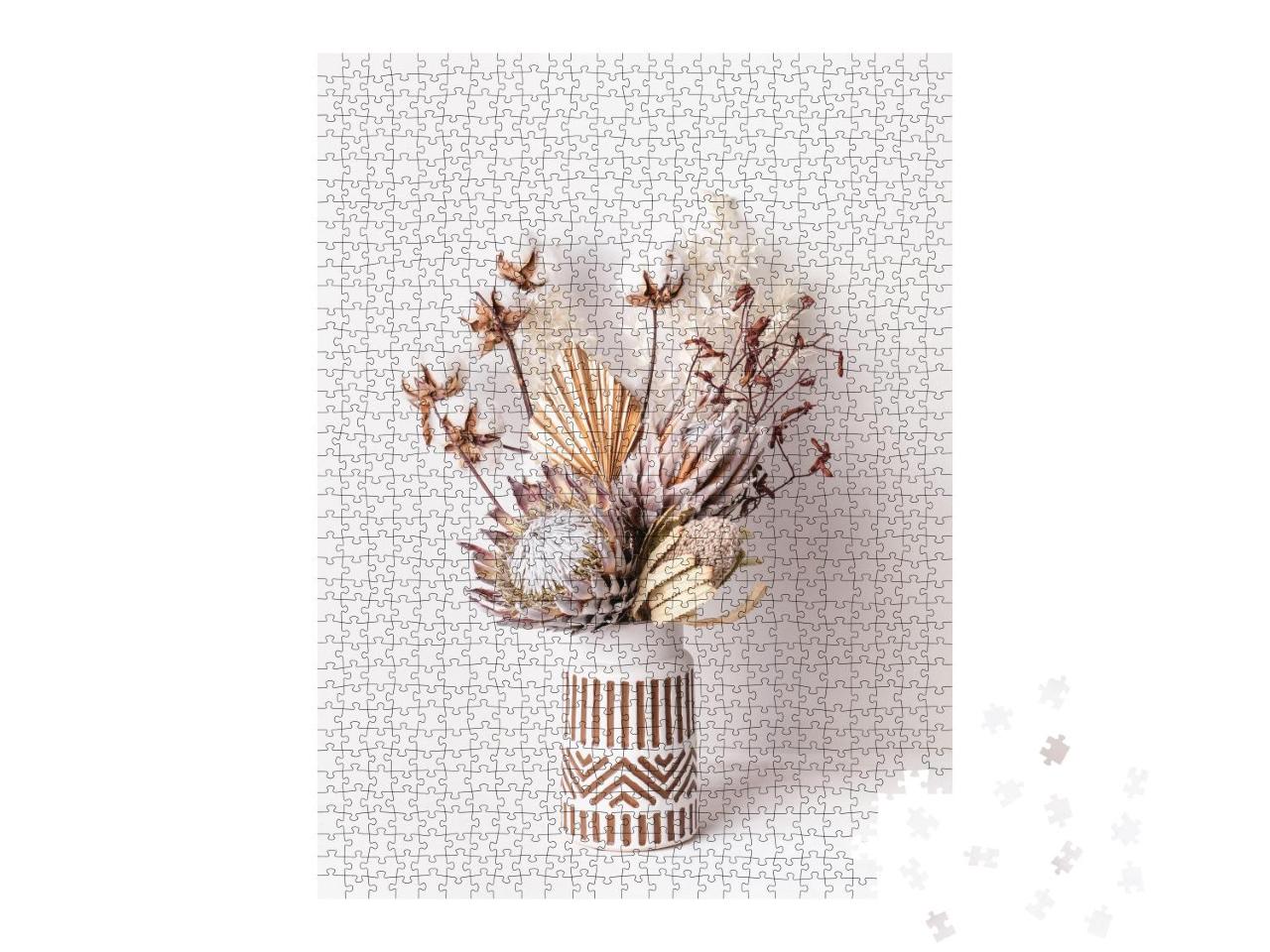 Puzzle 1000 Teile „ Trockenblumenarrangement in einer stilvollen weißen Keramikvase“