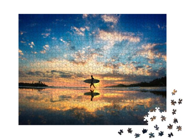Puzzle 1000 Teile „Surfer am Strand im Sonnenuntergang“